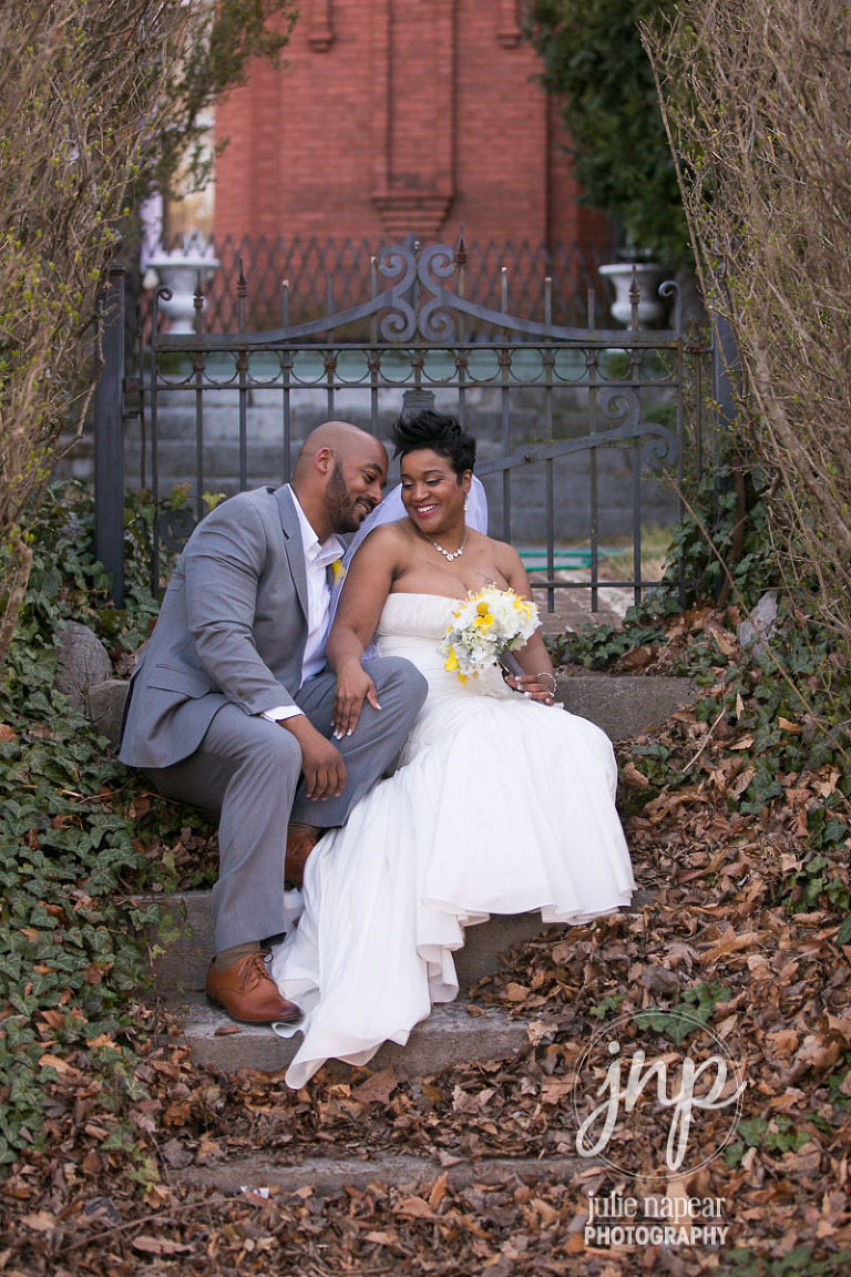 Spring Elopement in Northern Virginia with yellow and white flowers by Julie Napear Photography