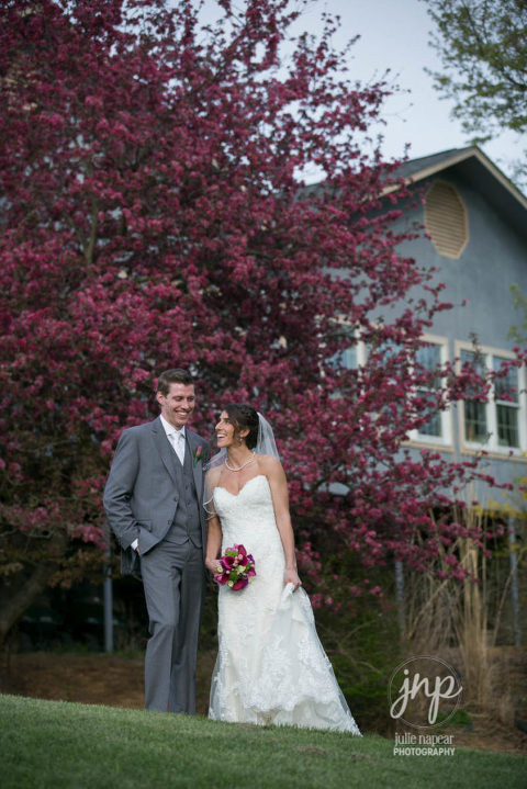 Bowling Green Country Club is a wedding and elopement venue in Front Royal, Northern Virginia, images by Julie Napear Photography